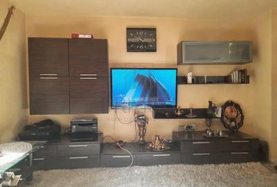 Apartament cu 3 camere decomandat în Girocului - 2