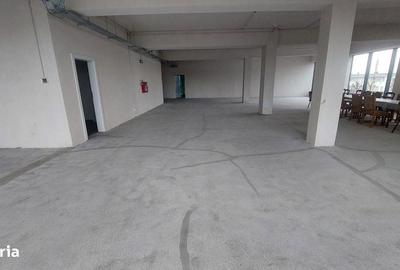 Spațiu comercial, de 247 mp, în Est - 1