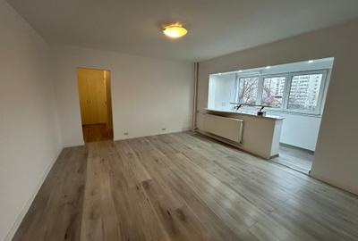 Apartament cu 3 camere semidecomandat în Iancului