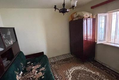 Casă cu 3 camere cu Teren 1372 Mp în Florești - 1