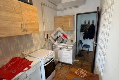 Apartament de vanzare - zona centrala - 3