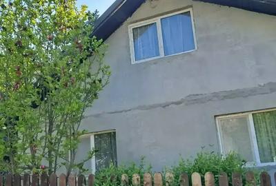 Vand casa cu teren in zona centrala Suceava - 1