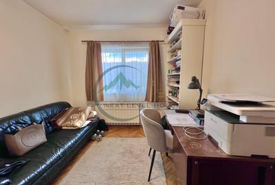 Apartament 4 camere, Tractorul, etaj 1