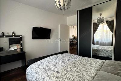 Apartament cu 2 camere semidecomandat în Pietroasa