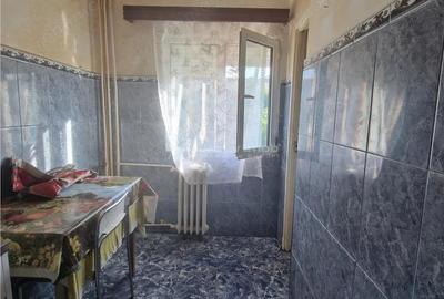 Apartament 2 camere decoandat, etaj 3 - Posta Rovine - 3