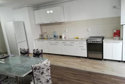 Apartament cu 3 camere semidecomandat, mobilat în Gheorgheni