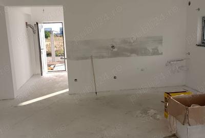 Casă cu 4 camere cu Teren 350 Mp în Berceni - 1