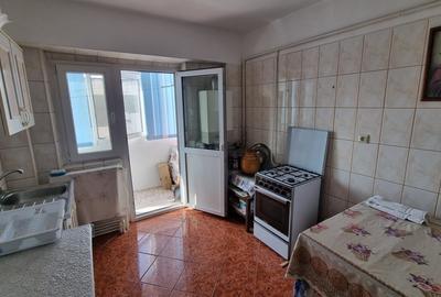Apartament cu 3 camere, 2 bai, 2 balcoane Bariera, decomandat - 13