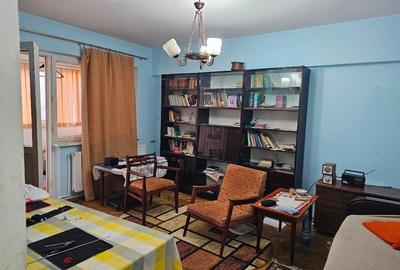 Apartament 2 cam decomandat Braila ultracentral  bl Turn  Unirii 72  sc A  et 10 - 1