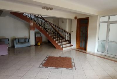 Casa individuala P+2+S pretabil spatiu comercial (zona centrala) - 3