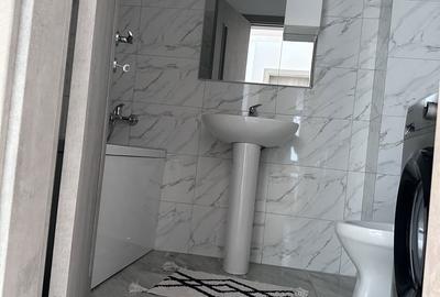 Apartament cu 2 camere decomandat în Roșu