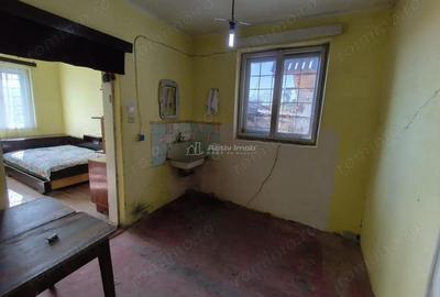 Casă cu Teren 300 Mp în Muncitoresc - 1