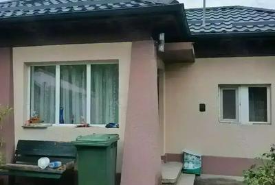 Casă cu 3 camere în Ghighiu - 9