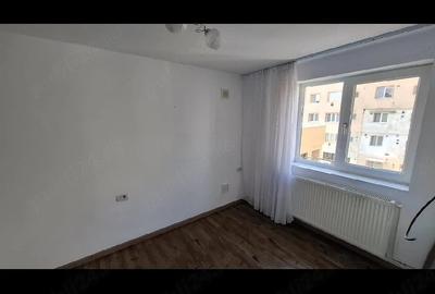 Apartament cu 2 camere semidecomandat în Central - 3