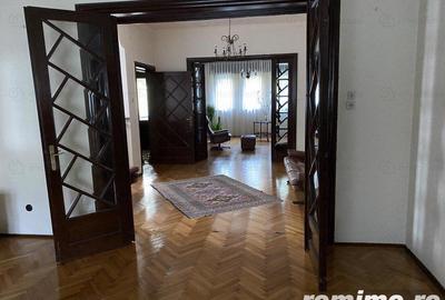 Casă cu 19 camere cu Teren 700 Mp în Armeneasca - 1