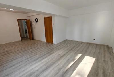 Garsonieră semidecomandată în Universitate