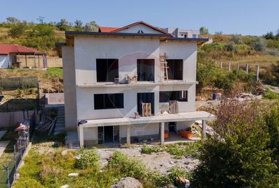 VIla la Cheie de vanzare, 5 camere,  in Iasi zona Manastirea Bucium - 9