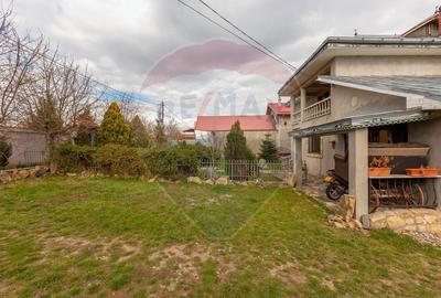 Casă cu 7 camere cu Teren 1020 Mp în Vest - 3