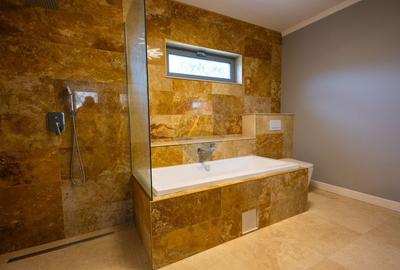 Casă individuală cu 5 camere cu Piscina în Bistrița - 12