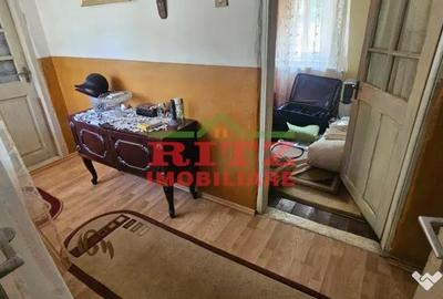 Casă cu 4 camere cu Teren 977 Mp în Caracal - 12