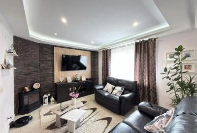 Casă cu 5 camere cu Teren 450 Mp în Central - 1