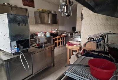 Casă cu 6 camere cu Teren 4500 Mp în Măgura - 2