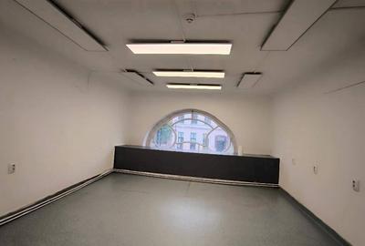 Spațiu comercial, de 92 mp, în Central - 2