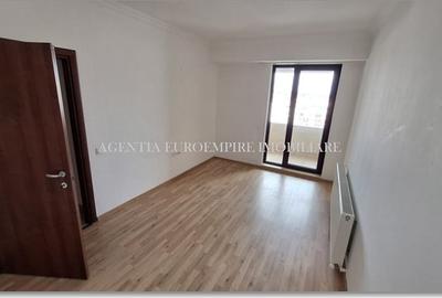 Apartament cu 3 camere decomandat în Km 5 - 5