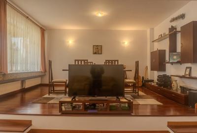 Casă cu 7 camere cu Canalizare în Șoseaua Nordului