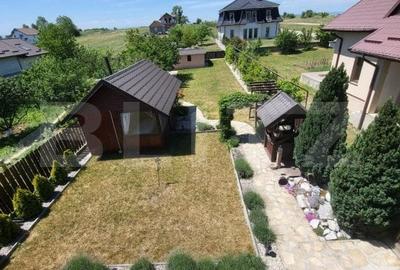 Casa individuala, cu 4 camere, 240 mp, 800 mp teren, zona Burdujeni - 3