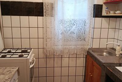 Inchiriez apartament cu 3 camere - 4