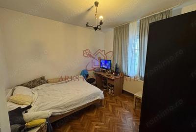 Casă cu 10 camere cu Canalizare în Girocului - 11