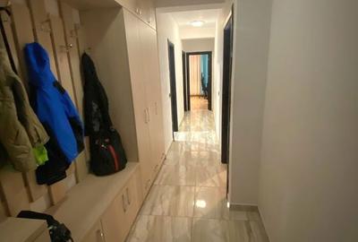 Apartament cu 3 camere decomandat în 13 Decembrie - 3