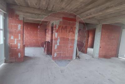 De vanzare casa cu etaj 4 camere, la rosu iesire Les langa padure - 3
