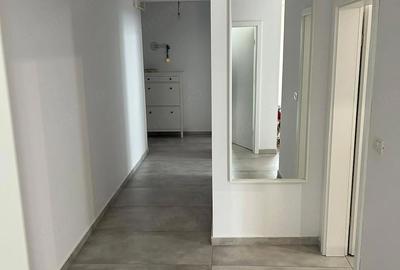 Apartament cu 3 camere decomandat în Giroc
