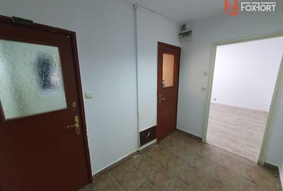 Spațiu comercial, de 42 mp, în P-ța Doina - 7
