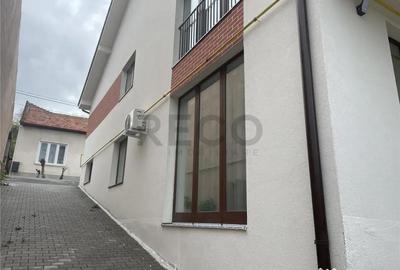 Apartament cu 3 camere decomandat în Spitalul Județean - 13