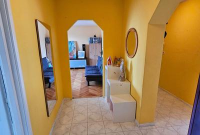 Apartament cu 3 camere în Central - 1