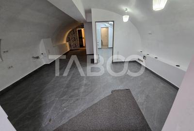 Spatiu comercial de vanzare 55 mp curte parcare zona Central din Sibiu - 2