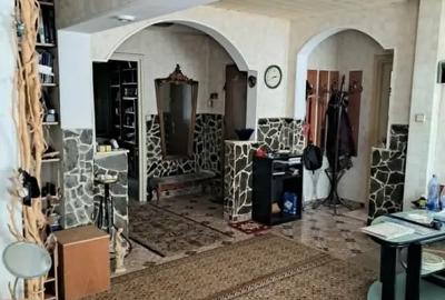 Apartament cu 4 camere decomandat în Coman - 6