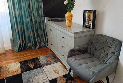 Proprietar, vand apart.4 camere, Bdul UNIRII Rond Alba Iulia-5 minute metrou - 5