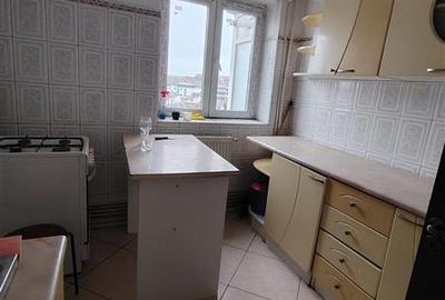 Apartament cu 4 camere decomandat în Central - 2