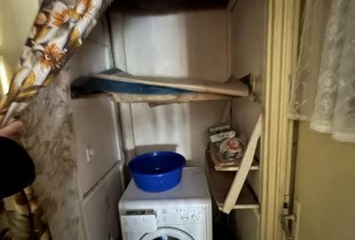 Apartament cu 2 camere semidecomandat în Craiovei