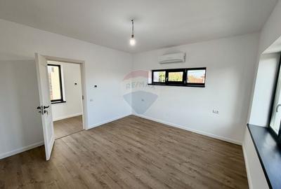 Casa / Vila cu 4 camere de vanzare in zona Nord Casa / Vila cu 4 camere de vanzare in zona Nord - 8