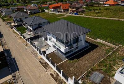 Casa 4 camere de vanzare in Chinteni - 2