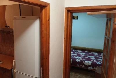 Apartament cu 2 camere decomandat în Km 5 - 5