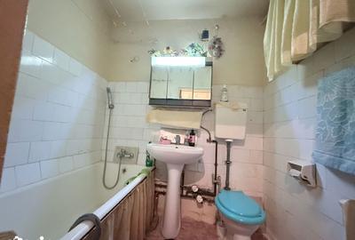 Apartament cu 3 camere decomandat în Berceni