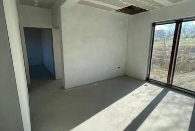 Casă cu 4 camere cu Teren 700 Mp în Central - 4