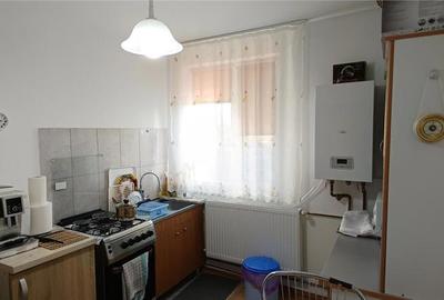 Apartament cu 2 camere semidecomandat în Moldova Nouă