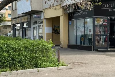 Vand spatiu comercial republicii - 1
